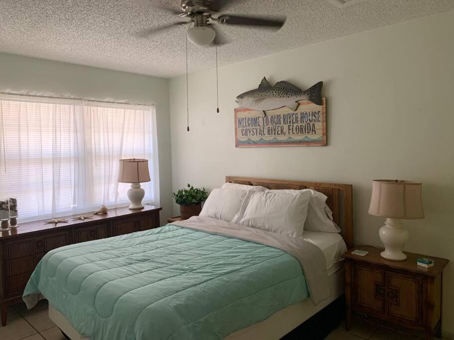 Appartamento Professor Rousseau'S Manatee Bay Crystal River Esterno foto
